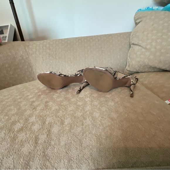 Nine West Snakeskin Style Heels - Picture 6 of 6